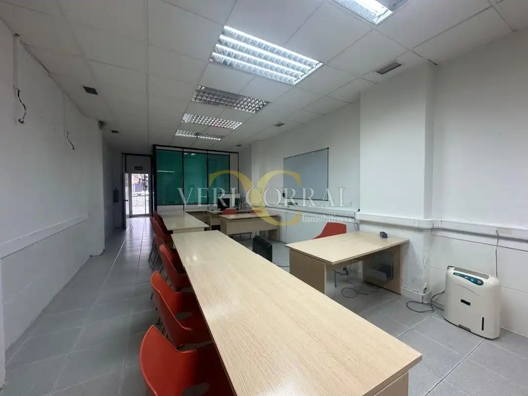 Commercial properties for rent in Oviedo   with Air Conditioner