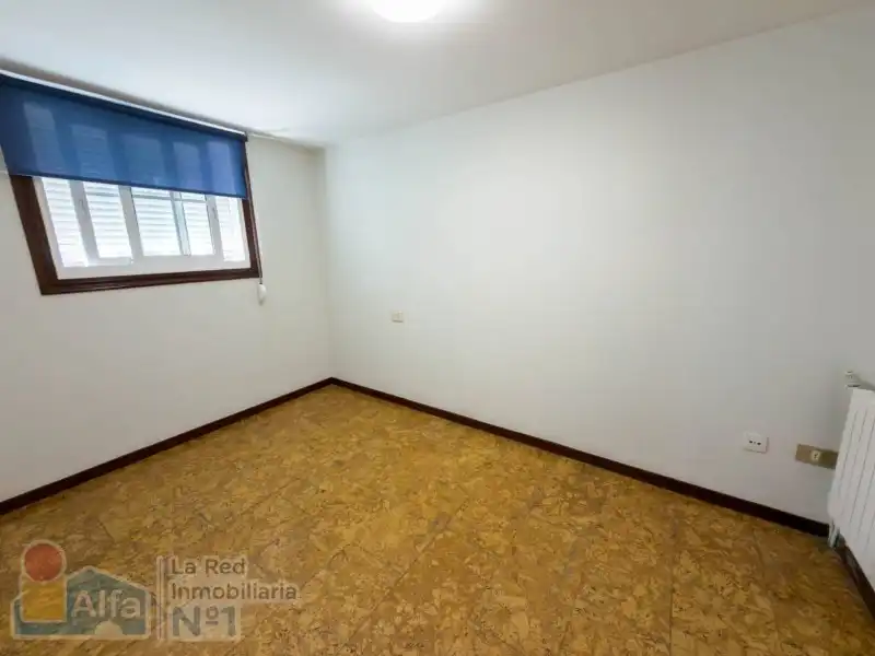 Casa adosada en venta en Vigo  con Calefacción, Jardín privado y Amueblado