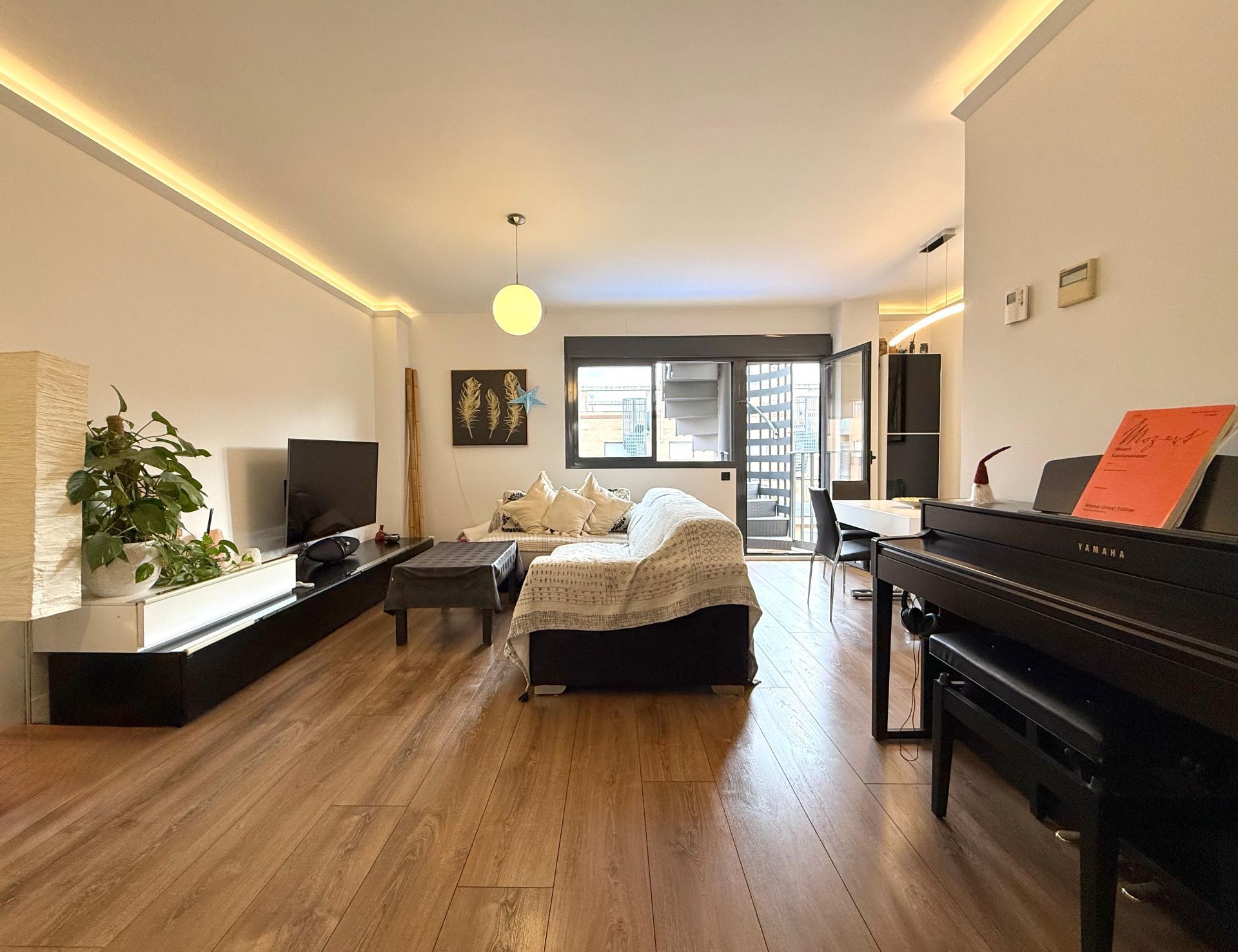 Sala d'estar de Àtic en venda en Getafe amb Aire condicionat, Calefacció i Terrassa