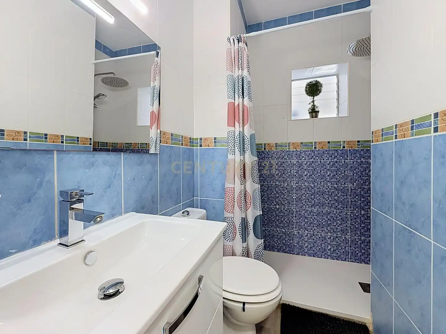 Bany de Casa o xalet en venda en Torrevieja amb Aire condicionat, Jardí privat i Piscina