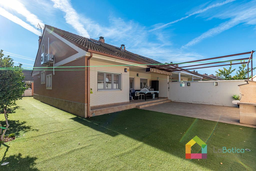 Jardín de Casa adosada en venta en Nambroca con Aire acondicionado, Calefacción y Terraza