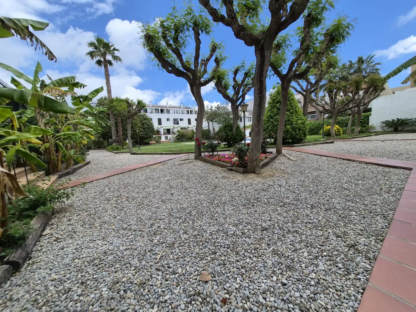 Garten von Einfamilien-Reihenhaus zum Verkauf in Calella mit Klimaanlage, Heizung und Privatgarten