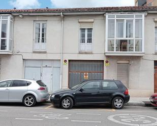 Vista exterior de Casa o xalet en venda en Torrelavega 