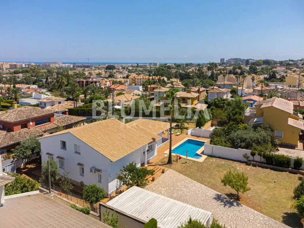 Casa con piscina in vendita a Calle Albelage