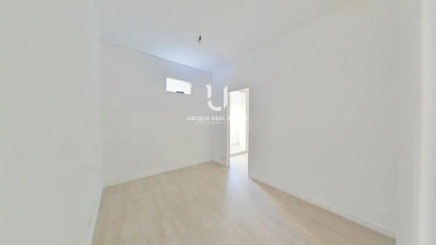 Pis en venda en Barcelona amb Parquet i Forn