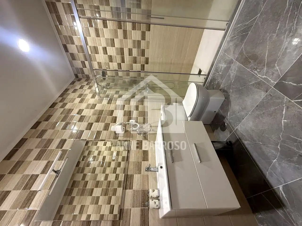 Badezimmer von Erdgeschoss zur Miete in Chío