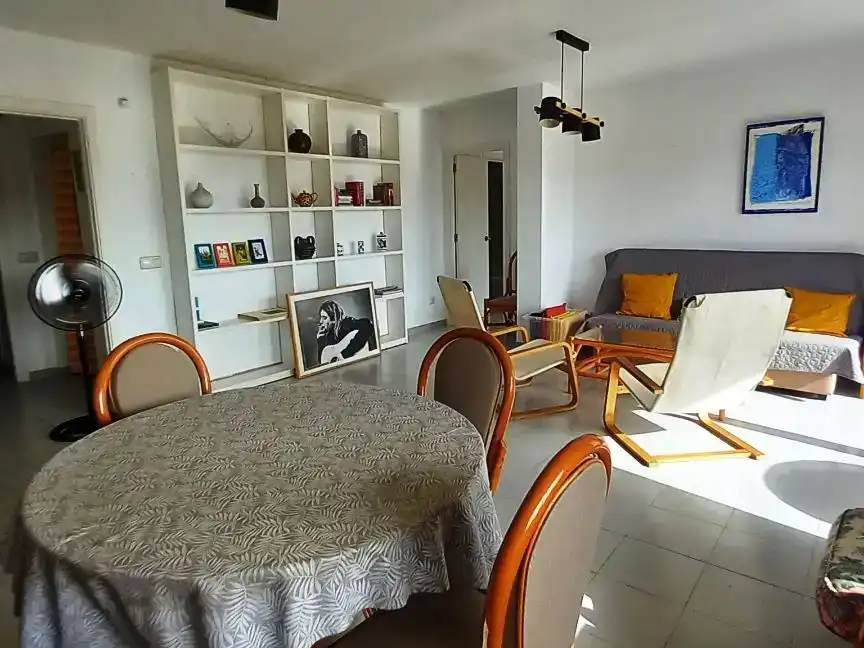 Sala de estar de Piso de alquiler en Roses con Aire acondicionado, Amueblado y Balcón