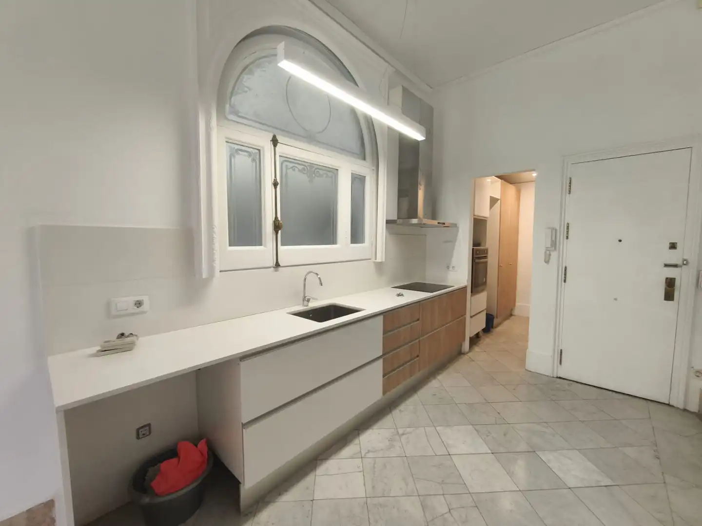 Cuina de Pis de lloguer en Barcelona amb Aire condicionat, Parquet i Forn