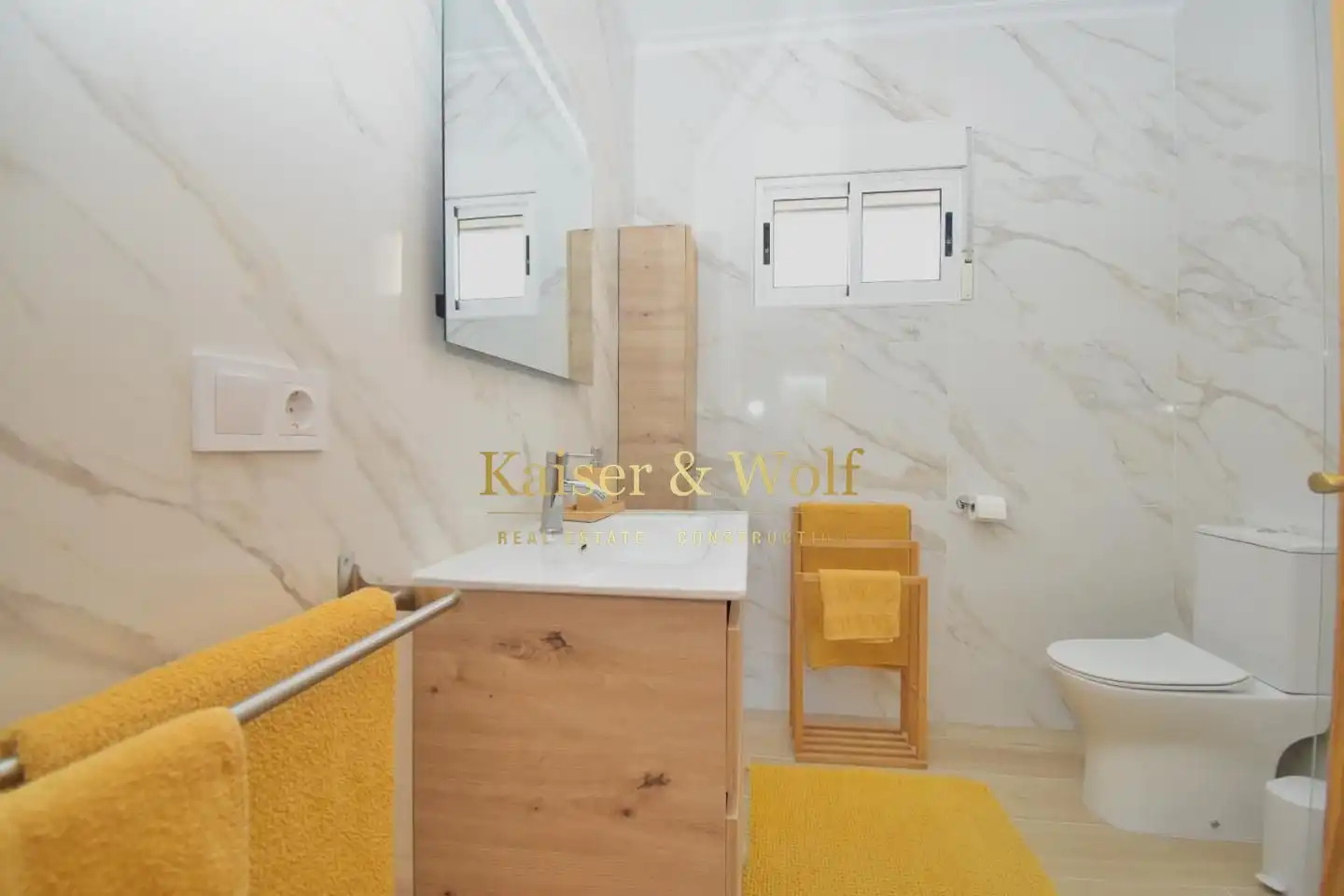 Bathroom of Houses for sale in Elche / Elx  with Air Conditioner, Private garden and Terrace