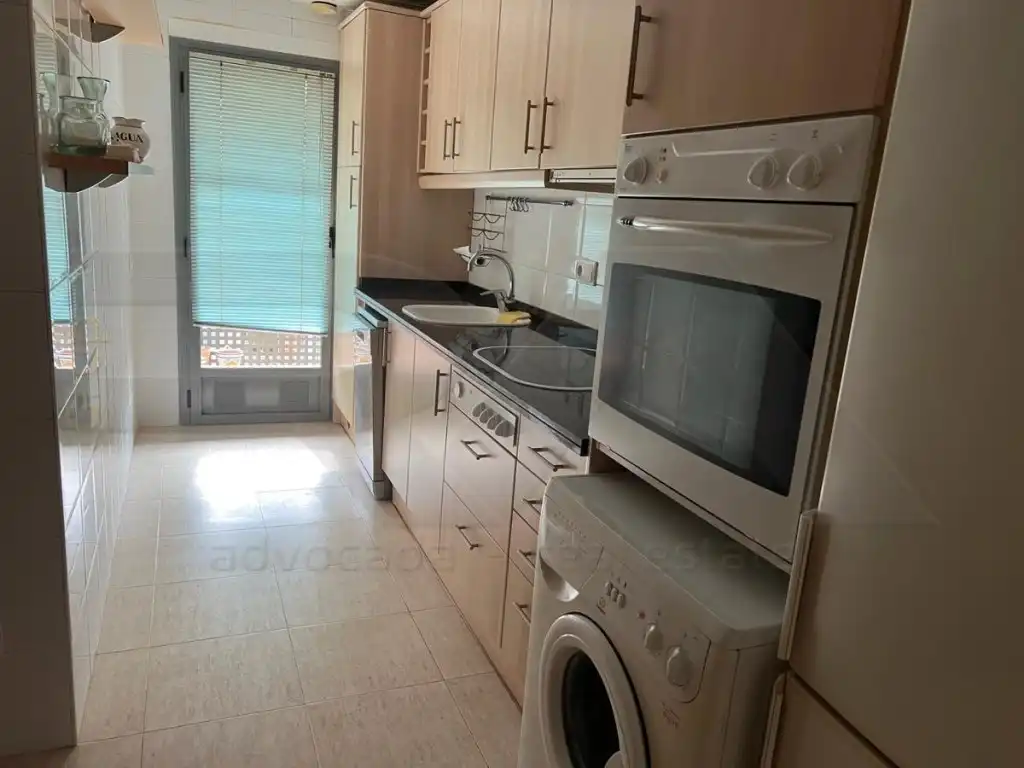 Cuina de Pis en venda en Tarragona amb Aire condicionat, Terrassa i Microones
