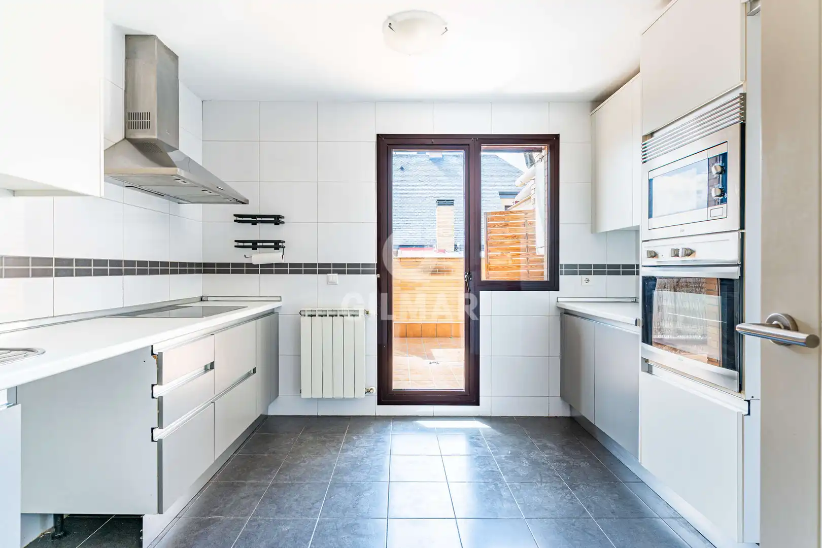Küche von Maisonette zum Verkauf in Boadilla del Monte mit Heizung, Abstellraum und Schwimmbad