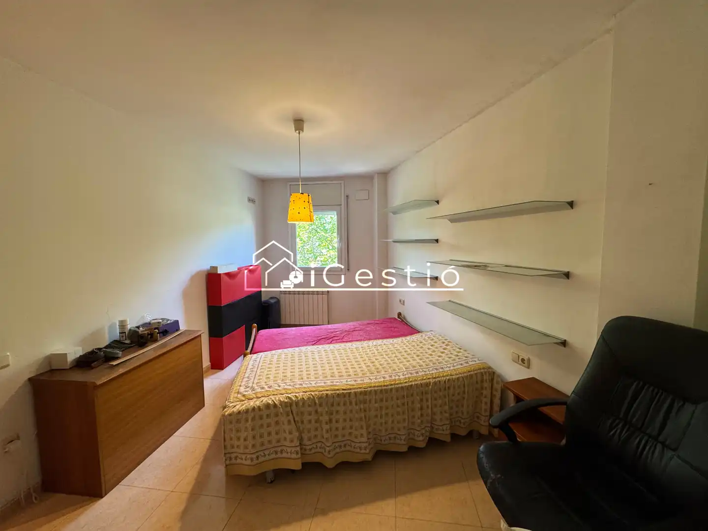 Habitación de Casa adosada en venta en Castellbell i el Vilar con Aire acondicionado, Calefacción y Jardín privado