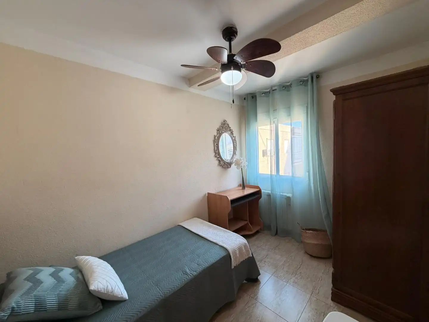 Bedroom of Flat for rent in Jaén  with Air Conditioner, Heating and Storage room