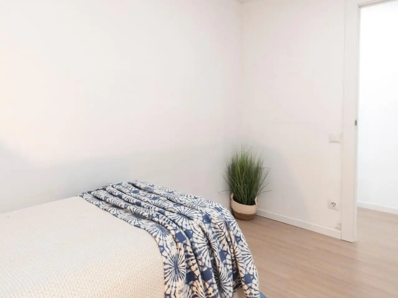 Flat with lift for sale in Avenida sant Esteve 67, imagen 2