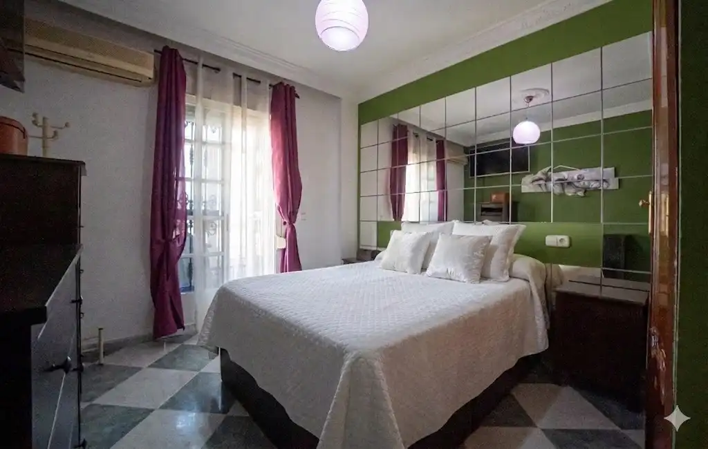 Habitación de Casa adosada en venta en Alcalá del Río con Aire acondicionado, Calefacción y Amueblado