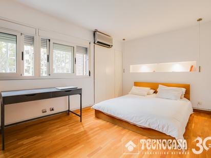 Bedroom of Flat for sale in  Barcelona Capital  with Air Conditioner