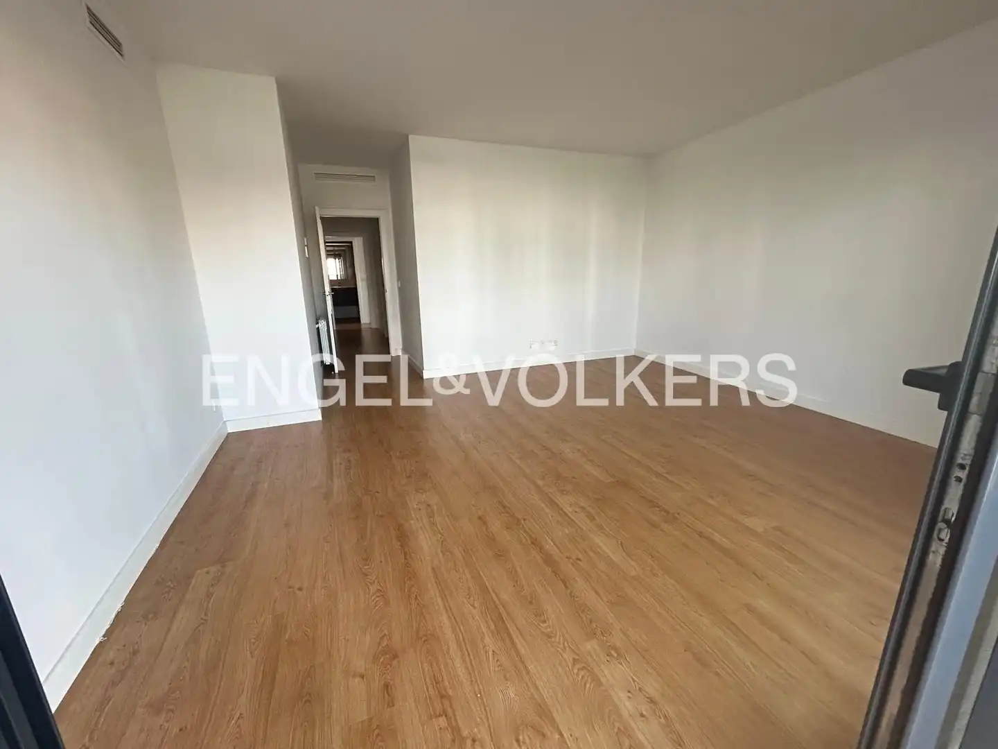Wohnung zur Miete in Badalona mit Klimaanlage, Heizung und Parkett