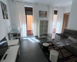 Sala d'estar de Apartament de lloguer en  Granada Capital amb Balcó