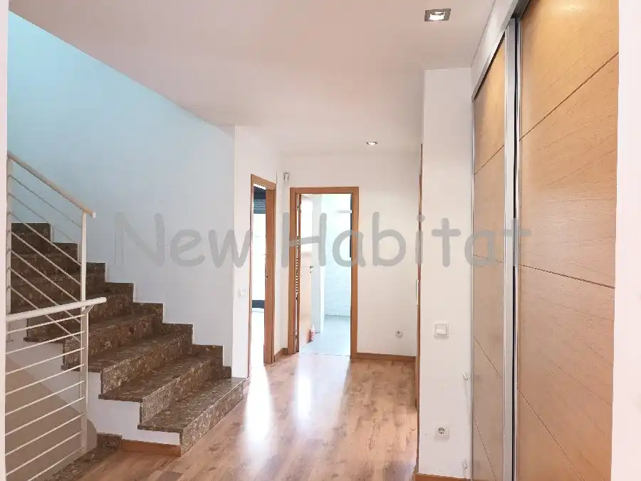 Casa adosada en venta en Castellón de la Plana / Castelló de la Plana con Aire acondicionado, Jardín privado y Terraza