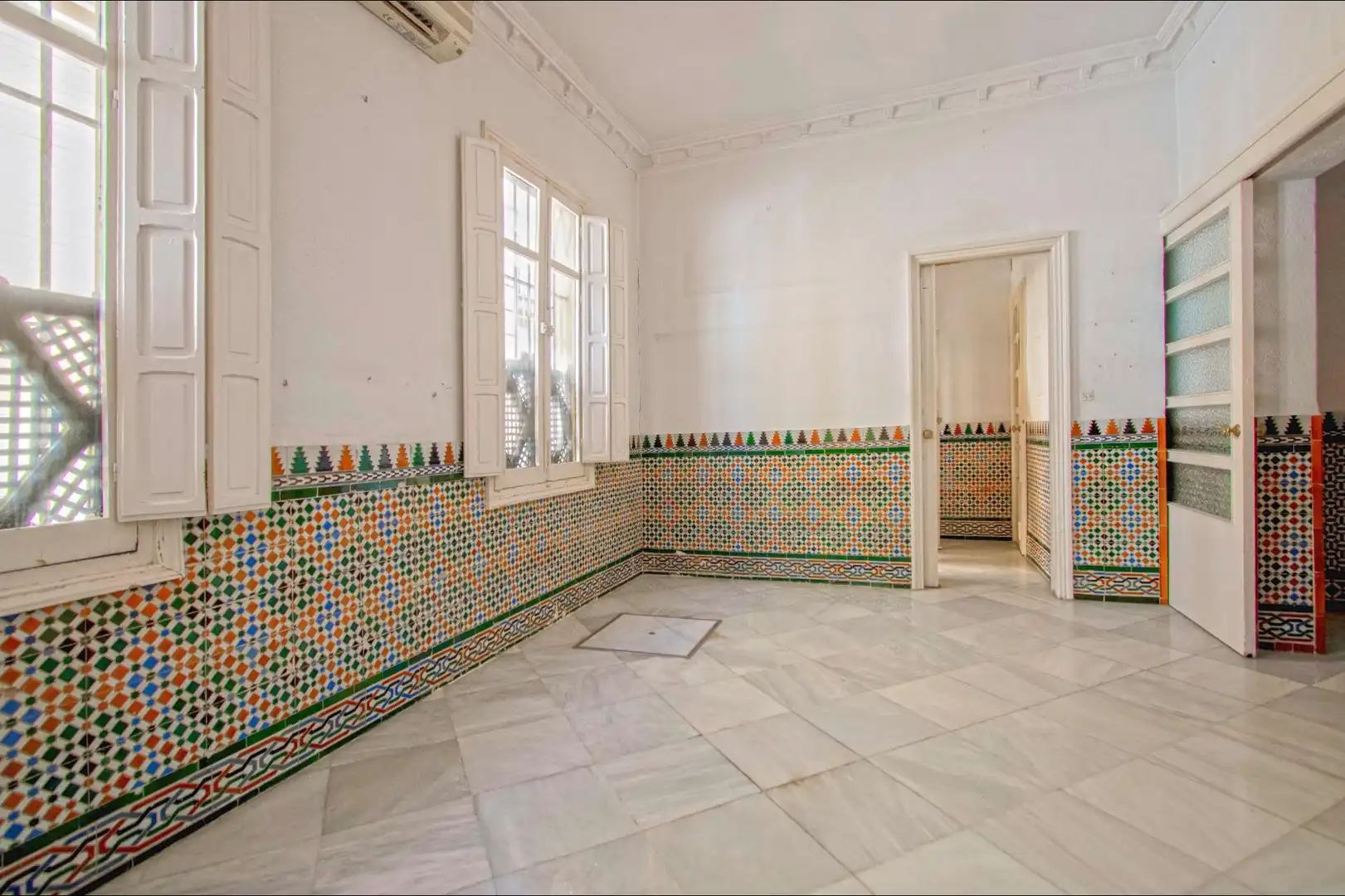Bany de Casa o xalet en venda en Sevilla amb Aire condicionat, Terrassa i Traster