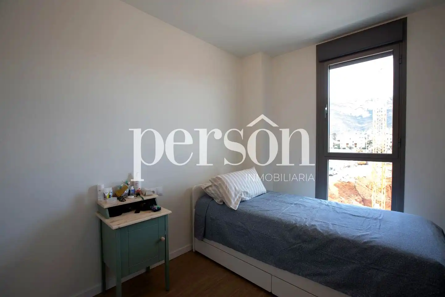 Habitación de Piso de alquiler en Dénia con Aire acondicionado, Terraza y Trastero