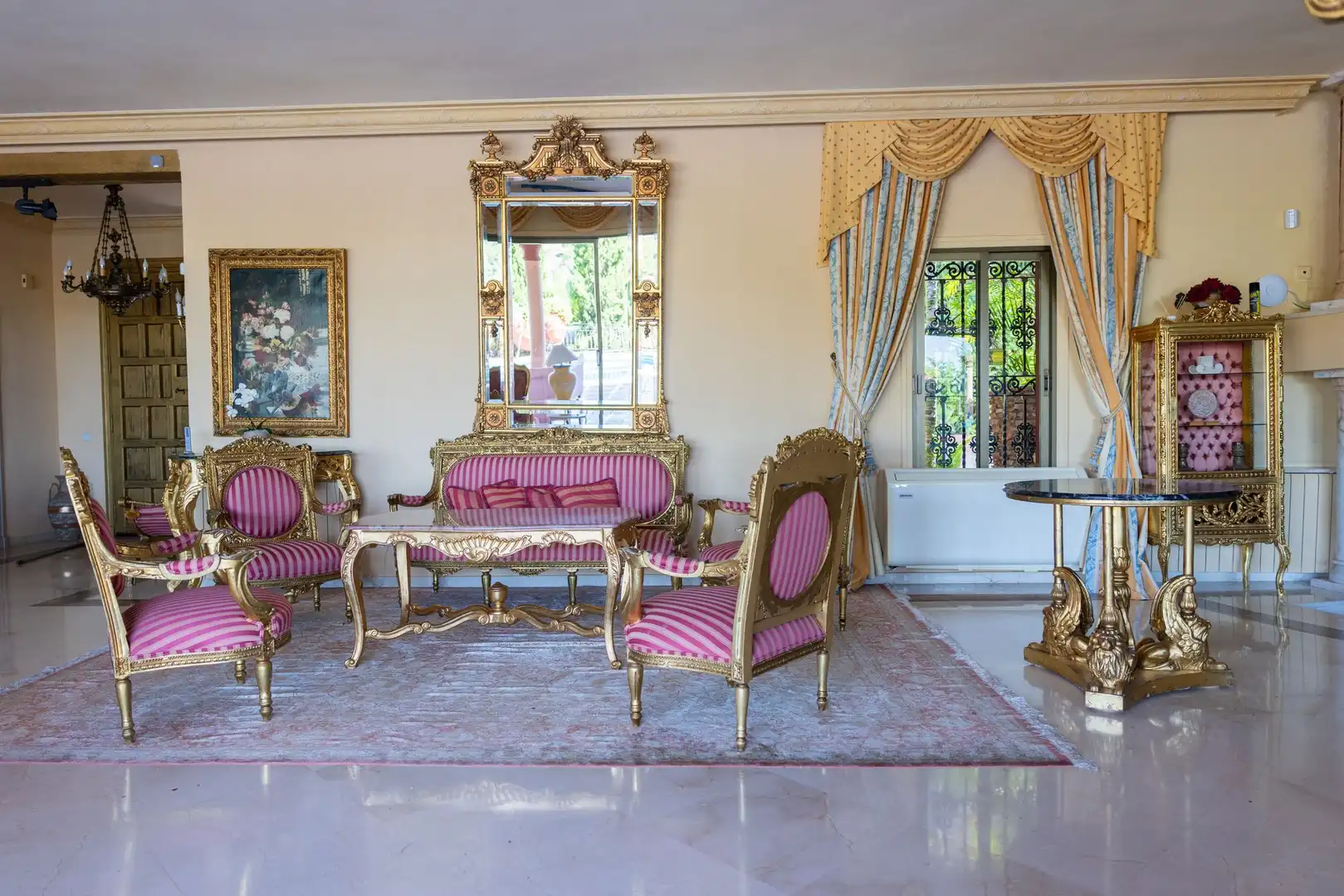 Wohnzimmer von Country house zum Verkauf in Benahavís mit Terrasse und Möbliert