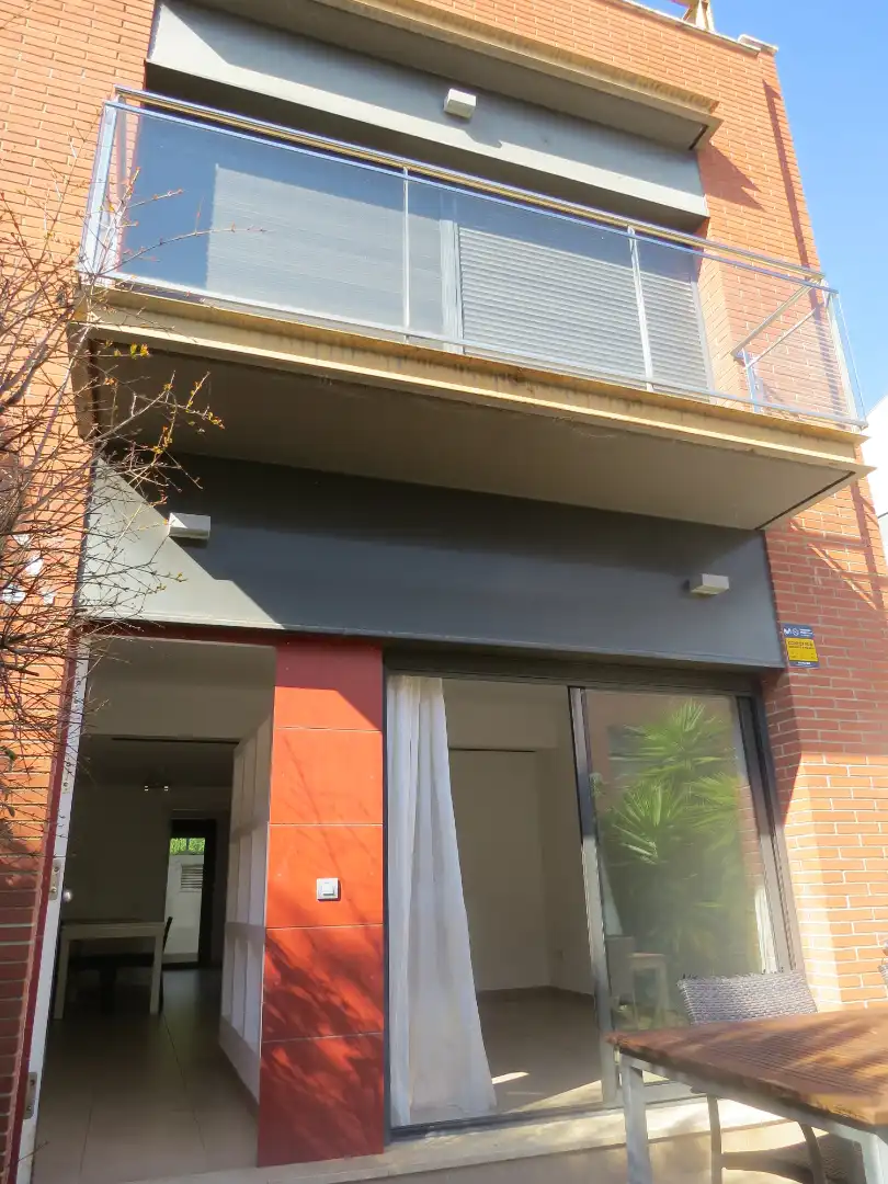 Außenansicht von Einfamilien-Reihenhaus zum Verkauf in Sant Andreu de Llavaneres mit Klimaanlage, Heizung und Parkett