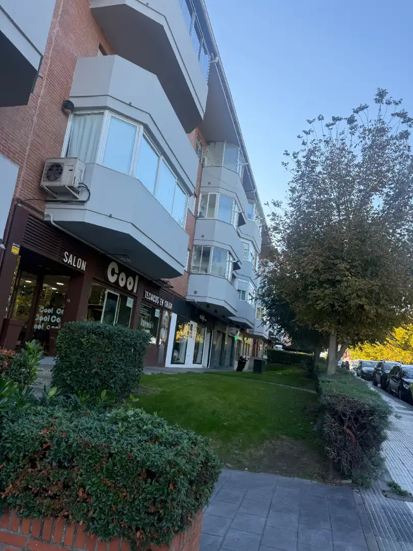 Vista exterior de Piso en venta en Majadahonda con Calefacción, Jardín privado y Parquet