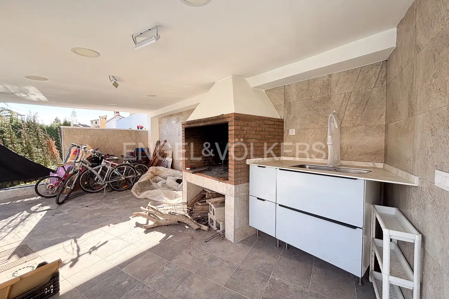 Terrace of Detached homes for rent in La Pobla de Vallbona  with Air Conditioner, Heating and Private garden