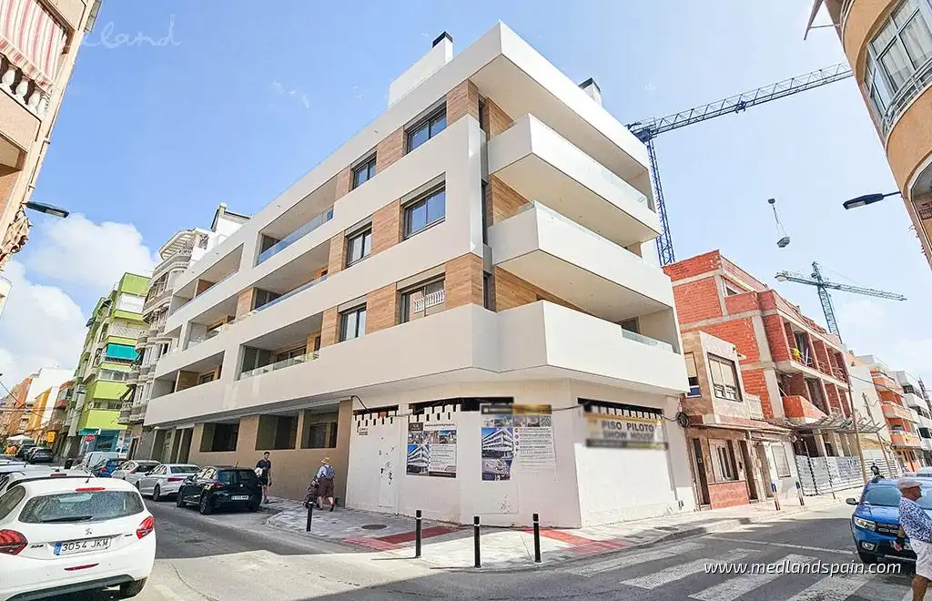 Apartment with pool for sale in Playa del Cura
