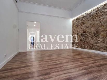 Living room of Planta baja for sale in  Barcelona Capital  with Air Conditioner and Terrace