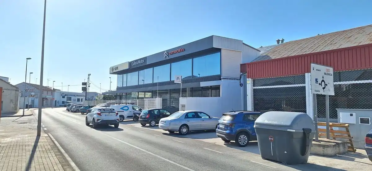 Vista exterior de Local en venda en Cullera amb Aire condicionat, Calefacció i Terrassa