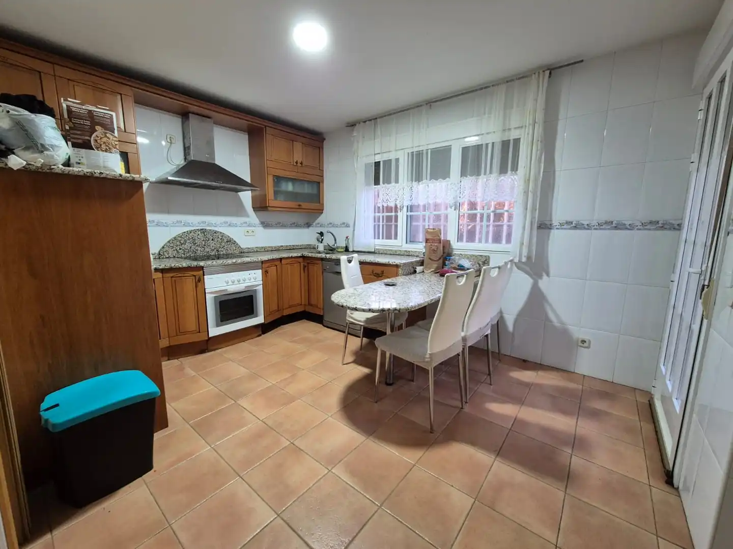 Küche von Haus oder Chalet zum Verkauf in Nuevo Baztán mit Klimaanlage, Heizung und Privatgarten
