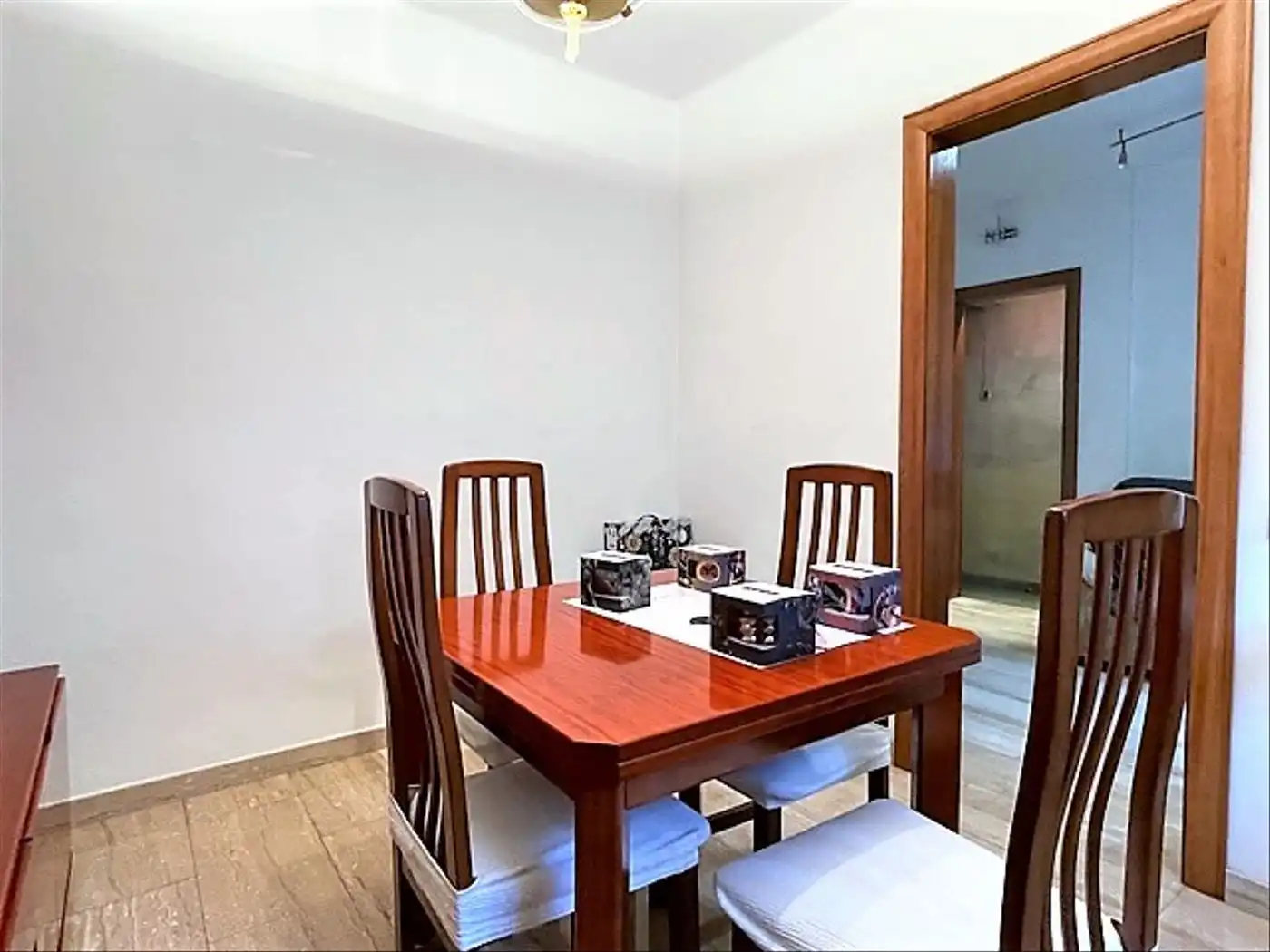 Comedor de Casa o chalet en venta en Sant Boi de Llobregat con Aire acondicionado, Terraza y Trastero