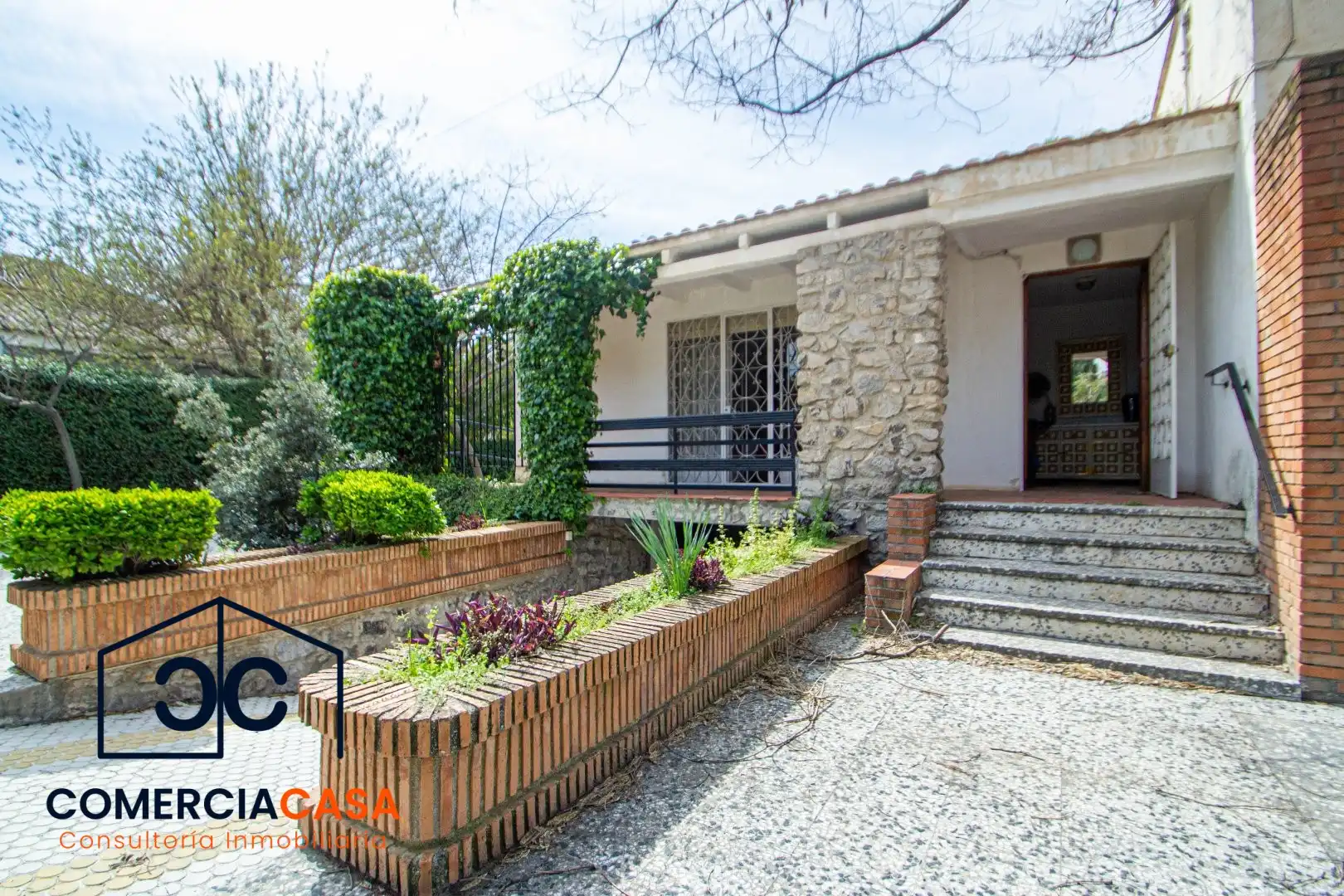 Chalet con piscina en venta en Ogíjares