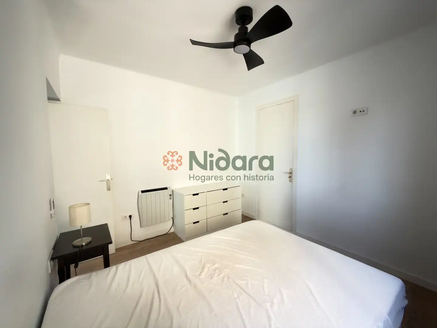 Bedroom of Flat for sale in Barcelona  with Air Conditioner, Heating and Parquet flooring