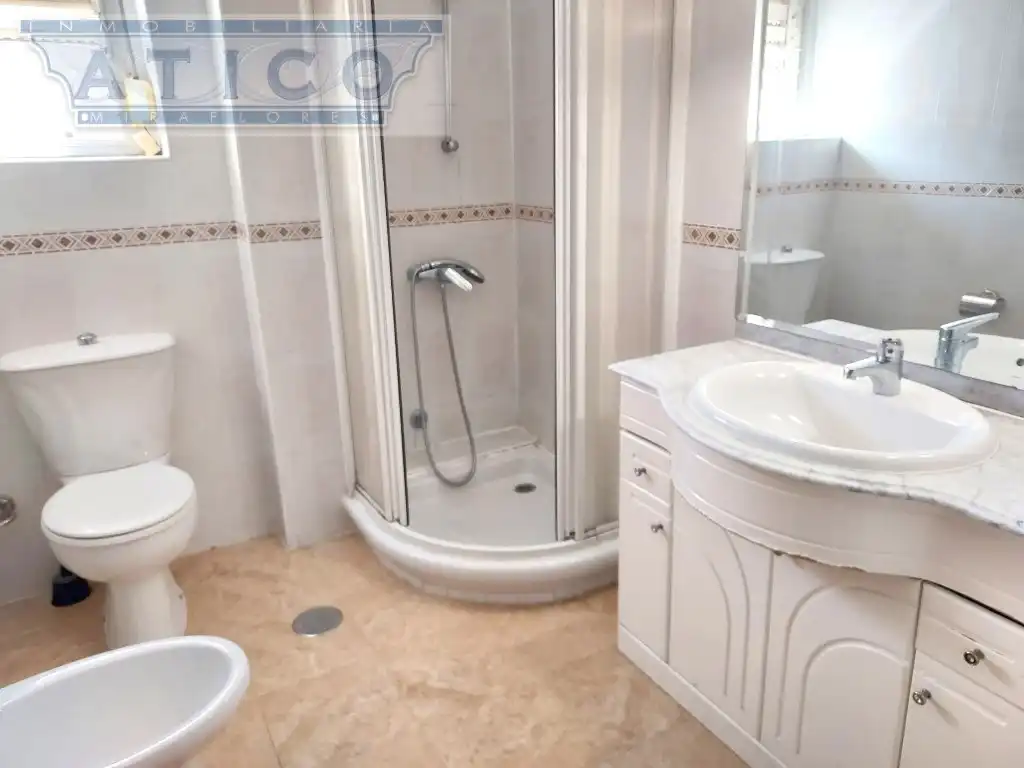 Bathroom of Flat for sale in Sevilla