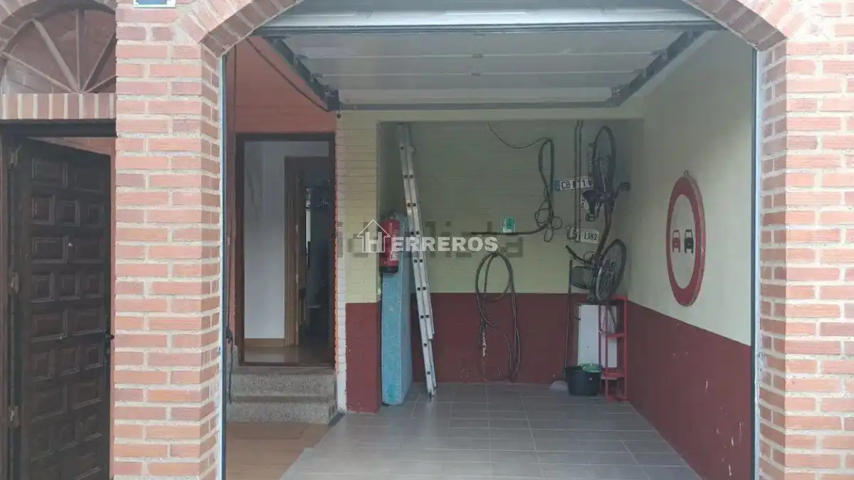 Casa adosada en venta en Uruñuela con Calefacción, Parquet y Terraza