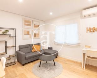 Sala d'estar de Pis de lloguer en  Madrid Capital amb Aire condicionat, Calefacció i Moblat