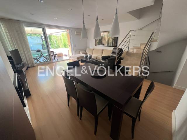 Casa-chalet en Alquiler en Campolivar