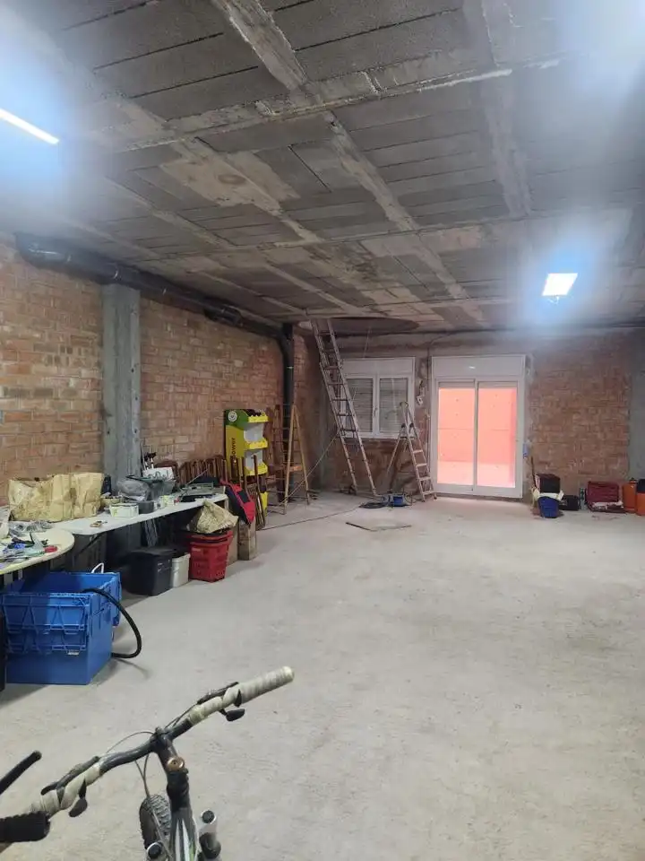 Gewerbefläche zum Verkauf in Carrer Carlos Salinas de Gaminde, imagen 2
