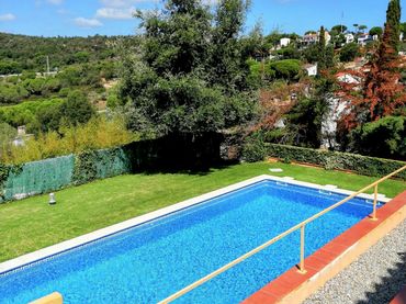 Terraced house with balcony for sale in Politur