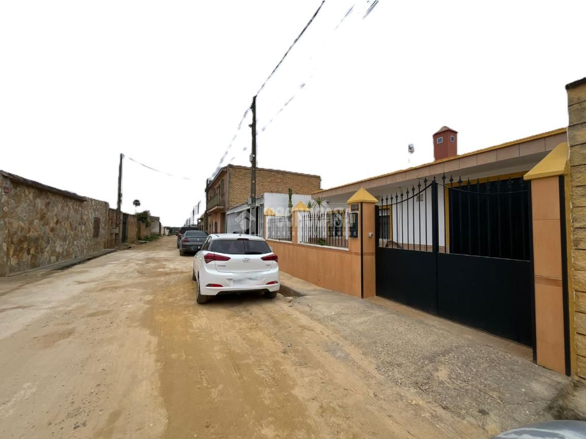 Vista exterior de Finca rústica en venta en Dos Hermanas con Trastero