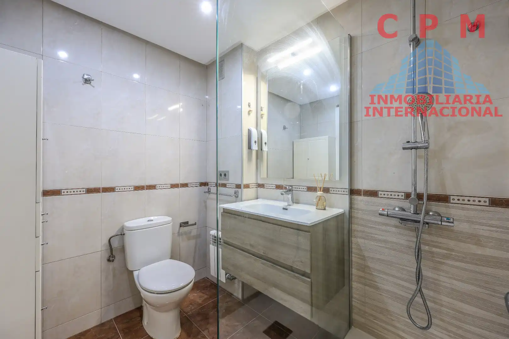 Badezimmer von Wohnung zur Miete in Madrid mit Klimaanlage, Heizung und Parkett