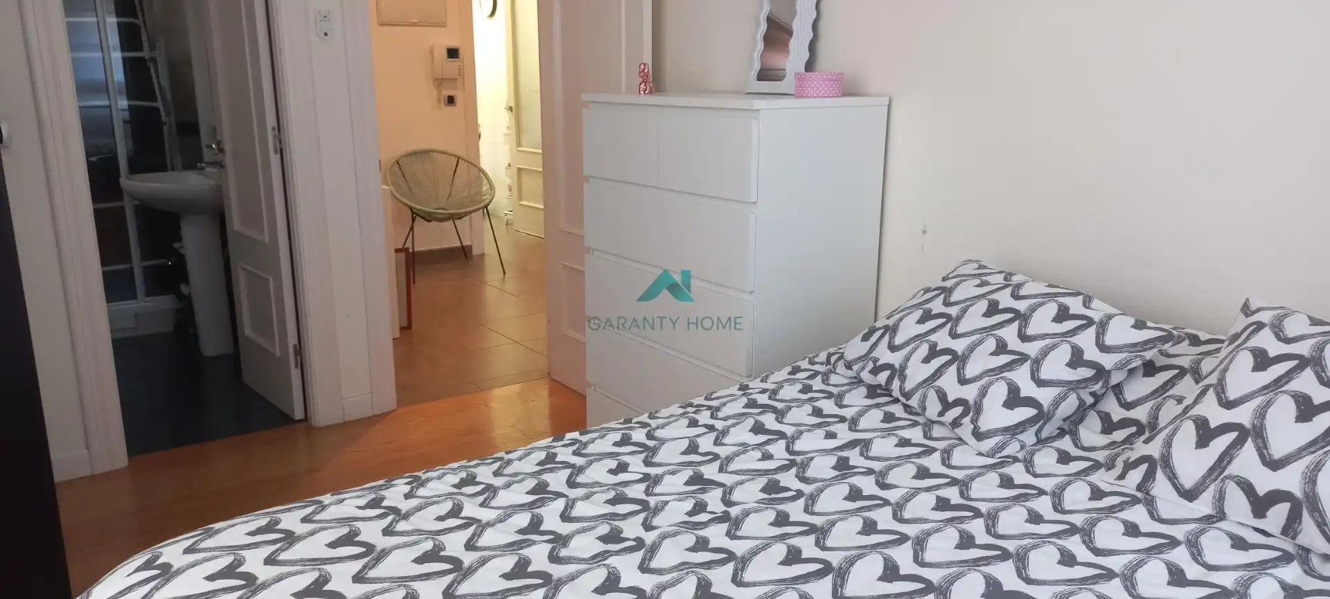 Schlafzimmer von Erdgeschoss zum Verkauf in Santoña mit Heizung und Privatgarten
