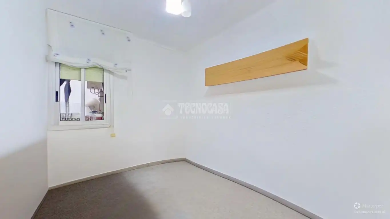 Dormitori de Pis en venda en Barberà del Vallès amb Aire condicionat