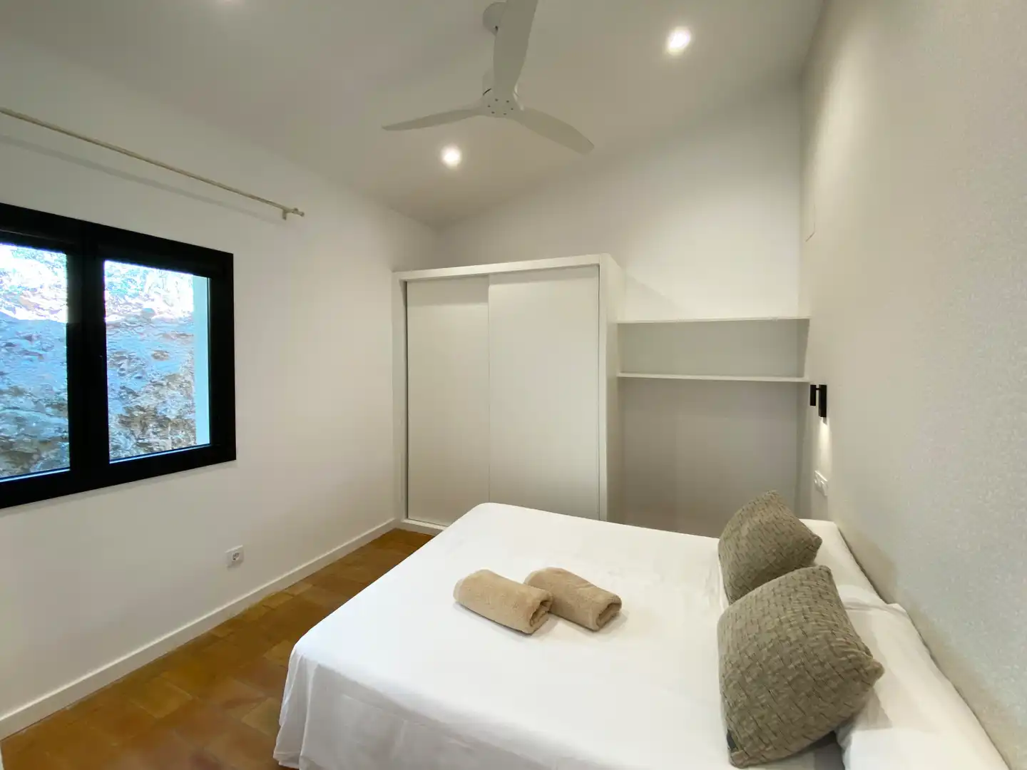 Terraced house with garden for sale in Carrer Medas, imagen 16