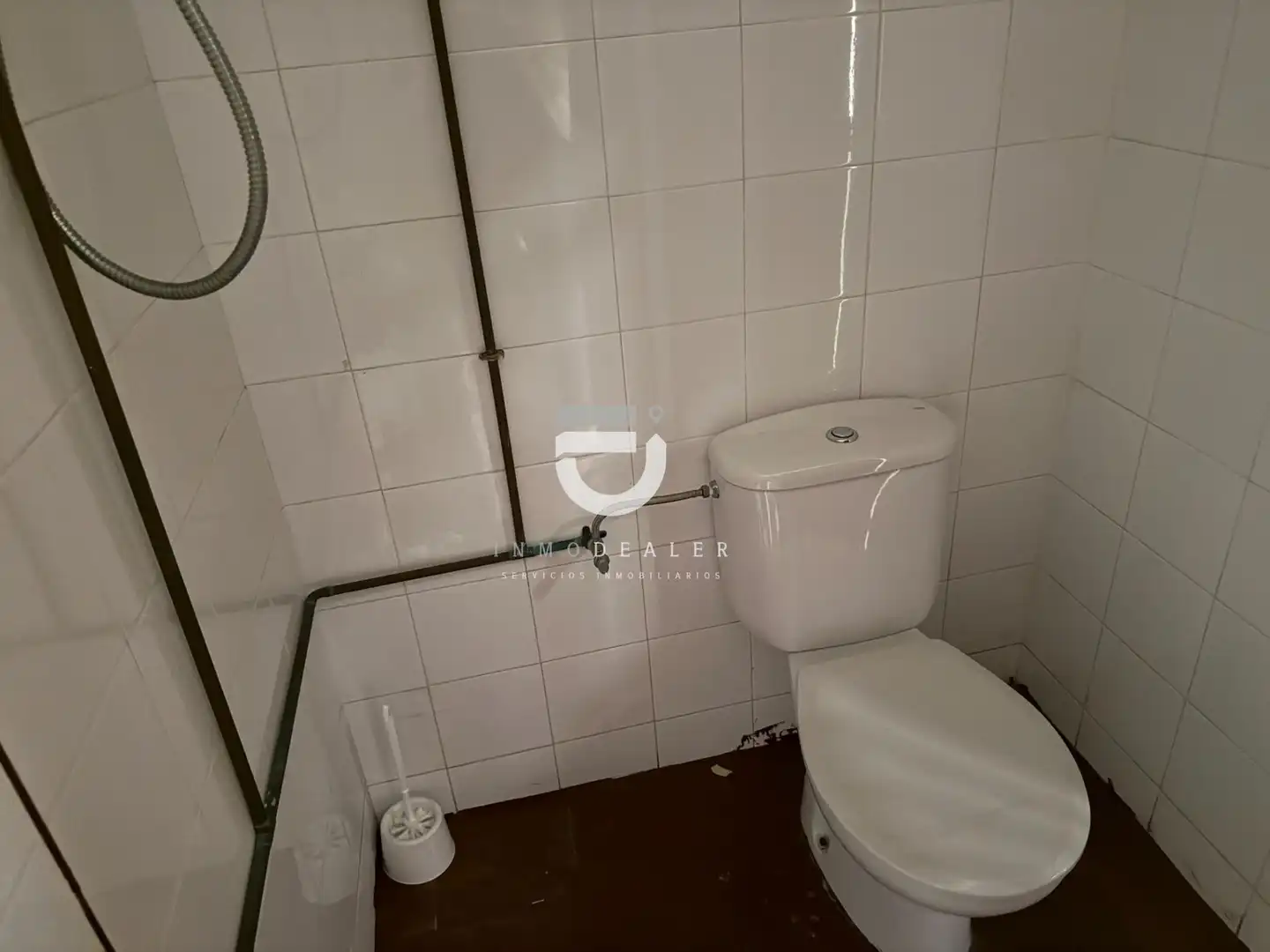 Badezimmer von Fabrikhallen zur Miete in Rafelcofer