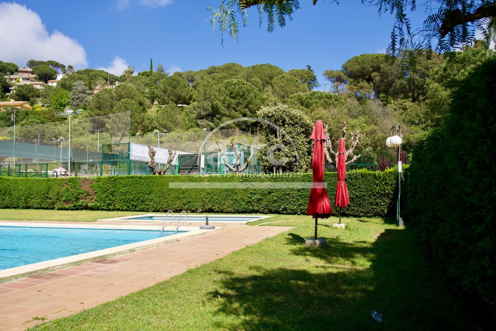 Swimming pool of Country house for sale in Cabrils  with Private garden and Swimming Pool
