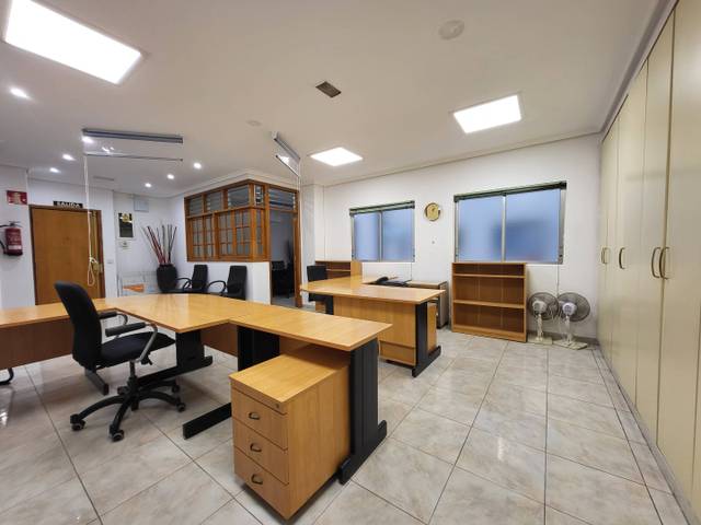 Local comercial en Alquiler en Plaza Plaza de España en Alcaravaneras